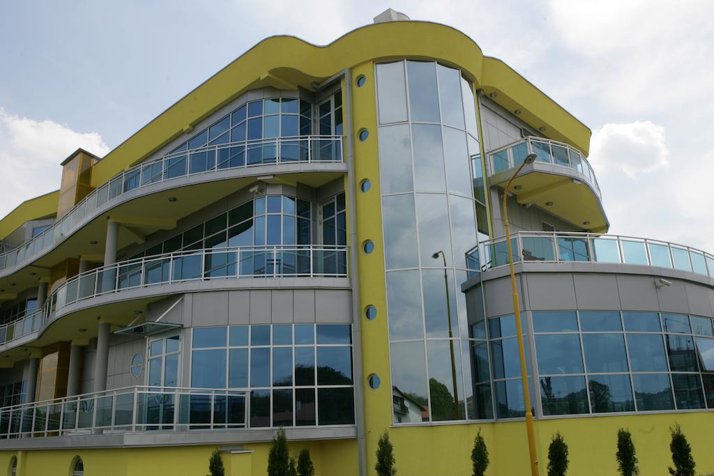 Hotel Fortuna Баня Лука Екстериор снимка