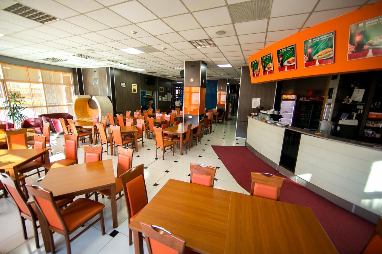 Hotel Fortuna Баня Лука Екстериор снимка